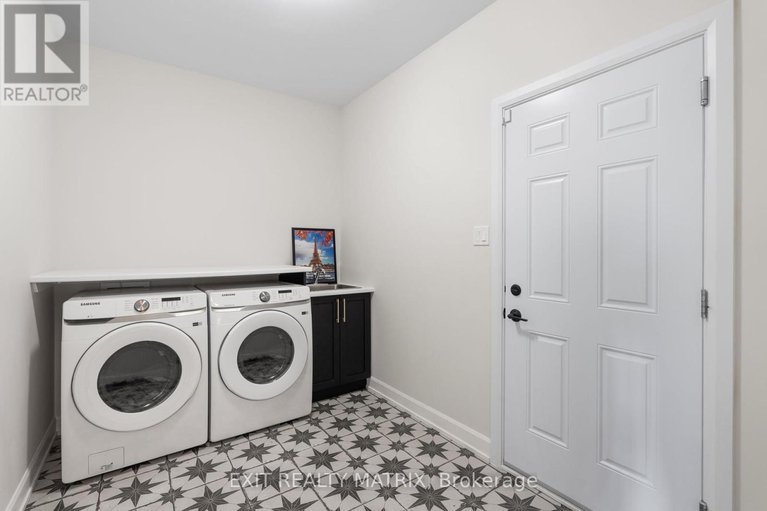 28493432/461-aurora-street/russell-twp/russell/ontario/K4R0L3_14