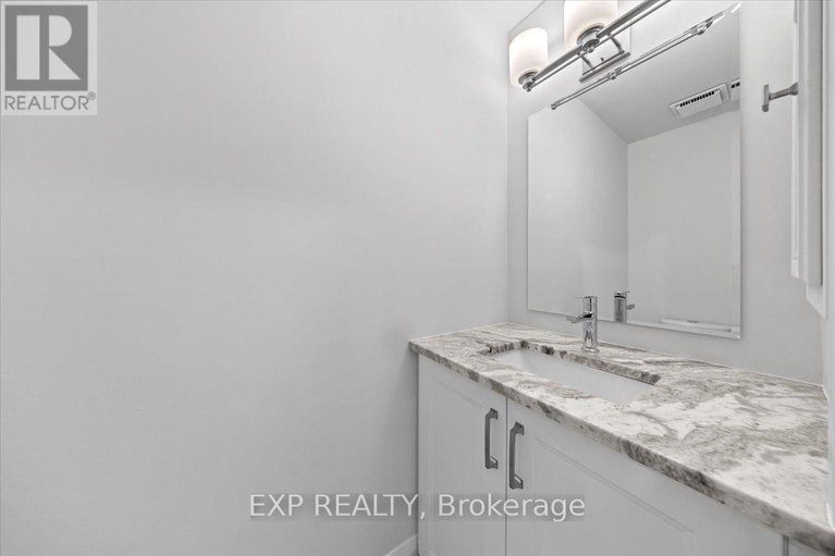 29043972/18-ivylea-street/craig-henrywoodvale/ottawa/ontario/K2G4X5_23