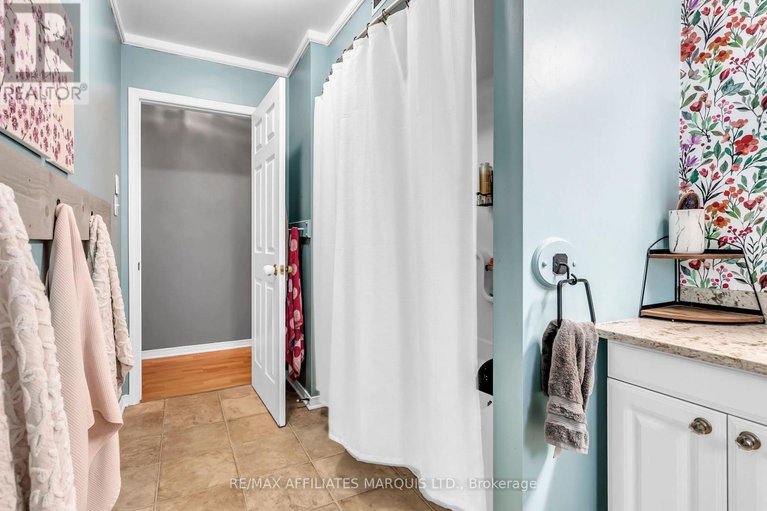 29072525/17-napier-street/ingleside/south-stormont/ontario/K0C1M0_13