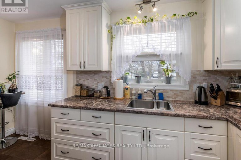 28591498/1941-haig-drive/elmvale-acres/ottawa/ontario/K1G2J9_15