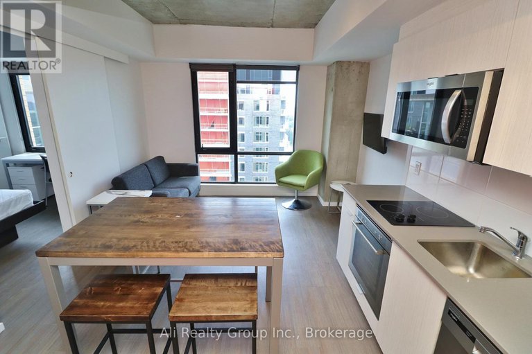 29292677/816-105-champagne-avenue-s/west-centre-town/ottawa/ontario/K1S5E5_8