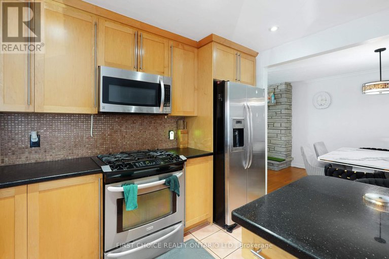 28682259/1753-heron-road/urbandale-acres/ottawa/ontario/K1V6A2_12