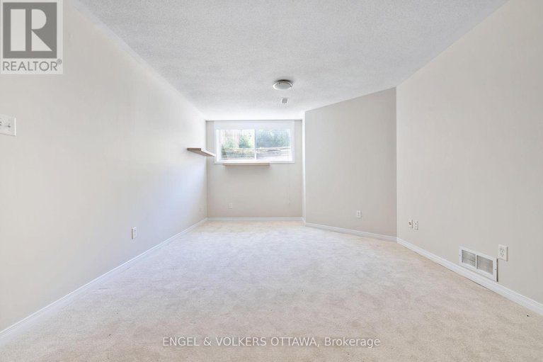 28517729/502-woodchase-street/morgans-grantsouth-march/ottawa/ontario/K2W1J4_41