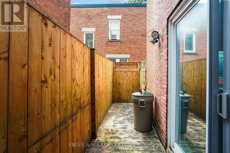 29686095/293-somerset-street-e/sandy-hill/ottawa/ontario/K1N6V9_25