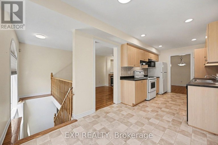 29683851/15-cedar-valley-drive/emerald-meadowstrailwest/ottawa/ontario/K2M2Y5_16