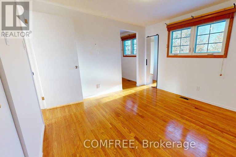 29409348/146-old-colony-road/glencairnhazeldean/ottawa/ontario/K2L1M4_17