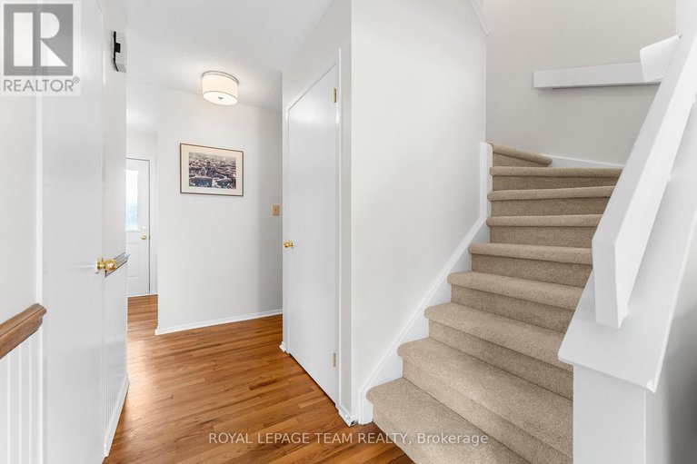 28234836/107-melanie-crescent/glencairnhazeldean/ottawa/ontario/K2L2E4_32