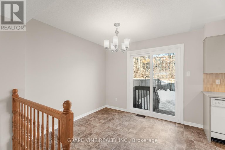 28039970/430-lawler-crescent/chatelaine-village/ottawa/ontario/K4A3Y3_13