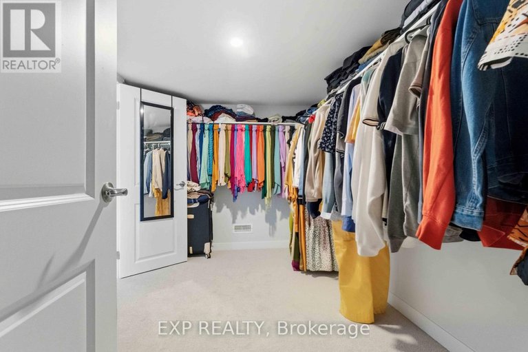 29443713/116-parnian-private/half-moon-bay/ottawa/ontario/K2J4H7_89