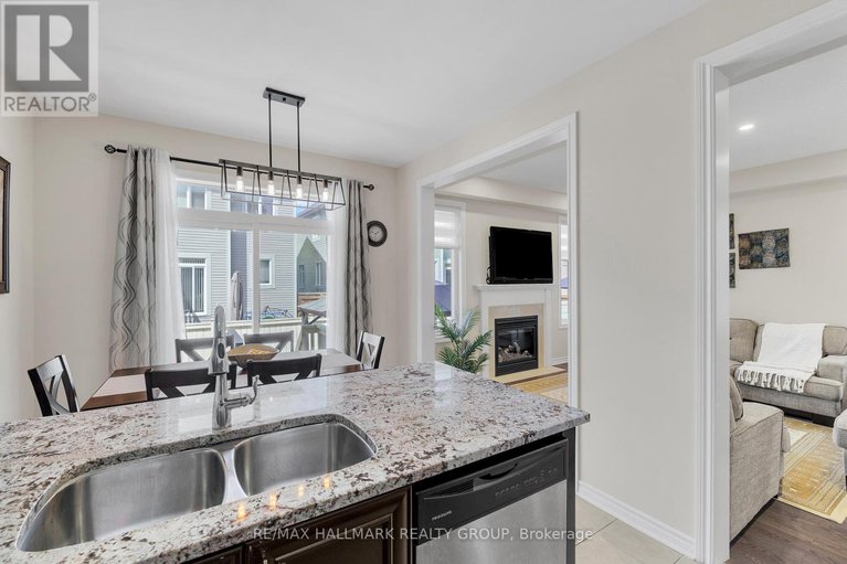 29239376/229-meadowbreeze-drive/emerald-meadowstrailwest/ottawa/ontario/K2M3A6_22