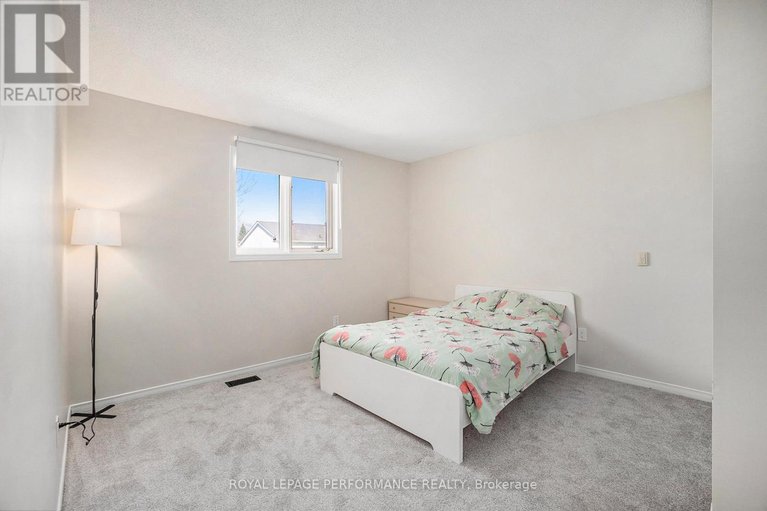 29524227/56-ipswich-terrace/morgans-grantsouth-march/ottawa/ontario/K2K2R3_18