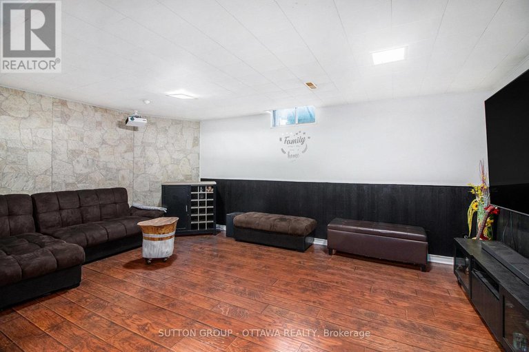 28564985/848-borland-drive/chatelaine-village/ottawa/ontario/K1E1X5_15