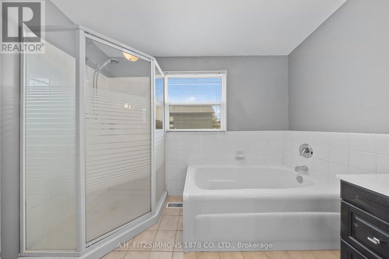 29600890/564-tweedsmuir-avenue/westborohampton-park/ottawa/ontario/K1Z5P2_24