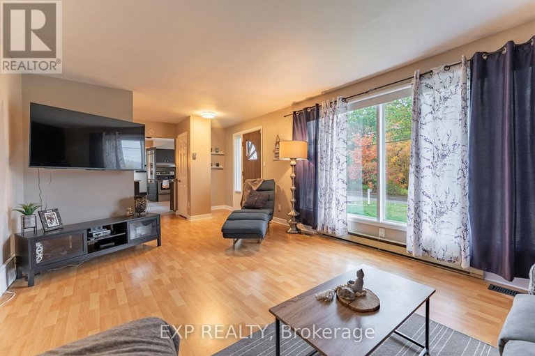 28977059/635-front-road-w/champlain-twp/champlain/ontario/K0B1K0_7
