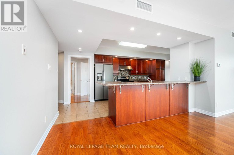 29333702/1704-200-rideau-street/sandy-hill/ottawa/ontario/K1N5Y1_13