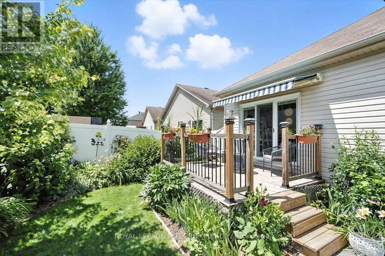 29339482/1030-valin-street/fallingbrookgardenway-south/ottawa/ontario/K4A4X7_40