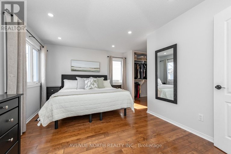 29648629/3028-courtyard-crescent/upper-hunt-club/ottawa/ontario/K1T3R7_31