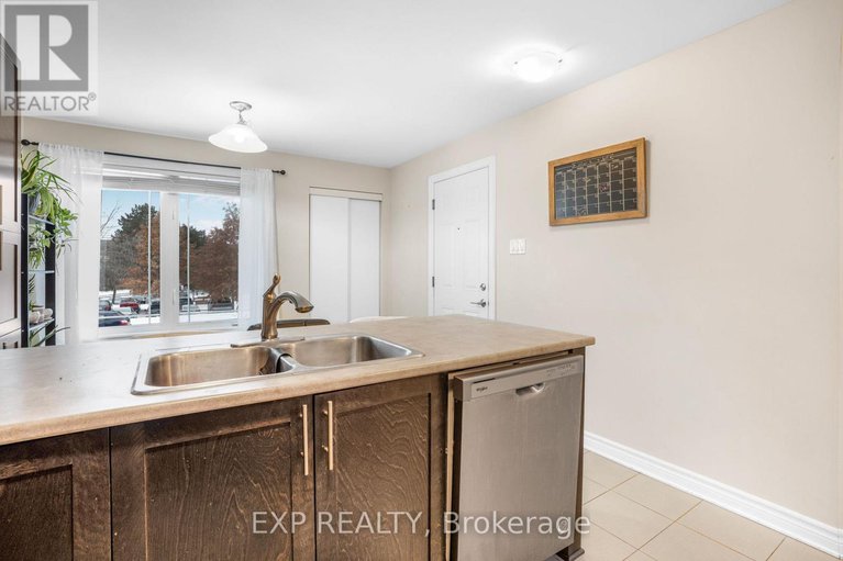 28164040/18-176-den-haag-drive/carson-meadows/ottawa/ontario/K1K2V7_10
