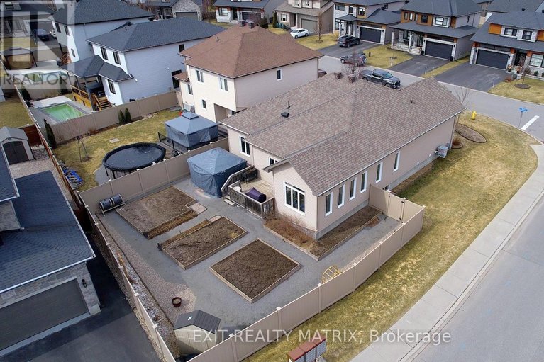 29600894/484-bruges-street/embrun/russell/ontario/K0A1W0_41