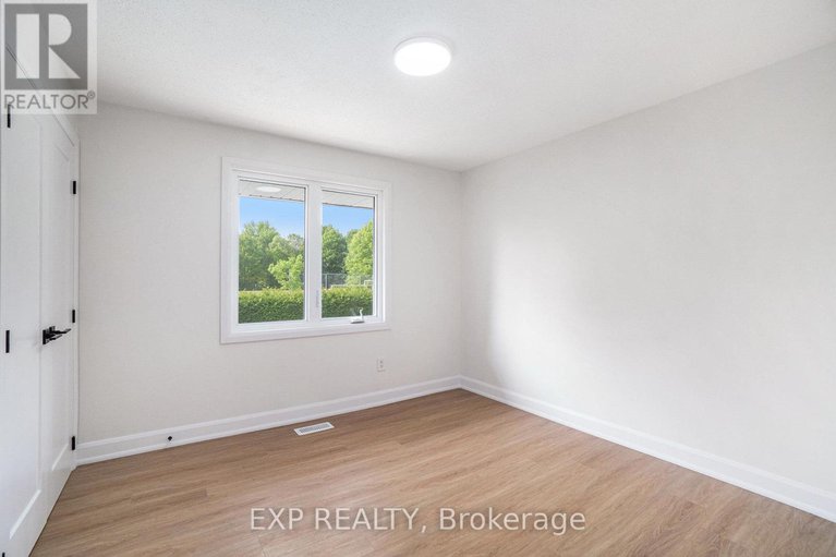 28435442/41-barnes-crescent/leslie-park/ottawa/ontario/K2H7C1_18
