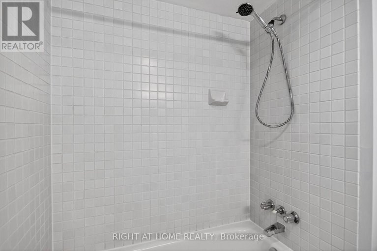 29437611/808-2759-carousel-crescent/emerald-woodssawmill-creek/ottawa/ontario/K1T2N5_20