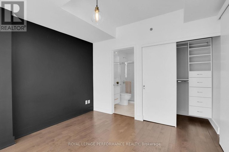 29456392/413-88-richmond-road/westborohampton-park/ottawa/ontario/K1Z0B1_15