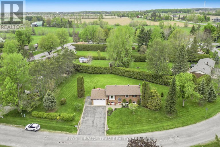 28356426/6489-doctor-blair-crescent/north-gower/ottawa/ontario/K0A2T0_34