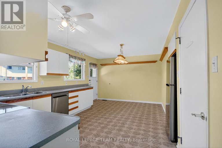 29377345/1264-morrison-drive/redwood-park/ottawa/ontario/K2H7L5_16