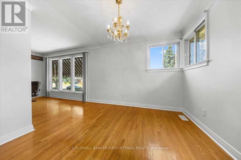 28744577/2146-rushton-road/mckellar-heightsglabar-park/ottawa/ontario/K2A1N7_10