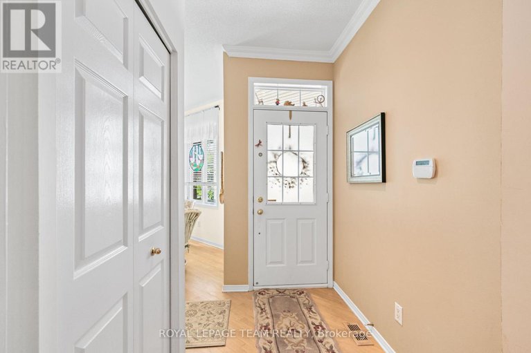 28475443/25-trump-avenue/central-park/ottawa/ontario/K2C4A7_5