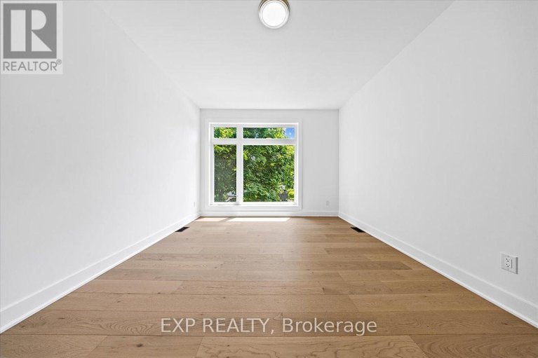 28608355/43-st-claire-avenue/meadowlandsst-claire-gardens/ottawa/ontario/K2G2A1_31