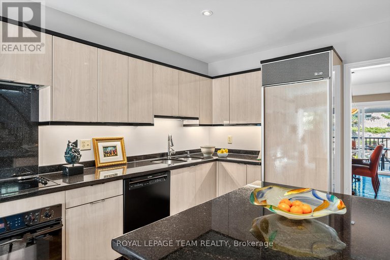 28984788/19-bittern-court/rockcliffe/ottawa/ontario/K1L8K9_5