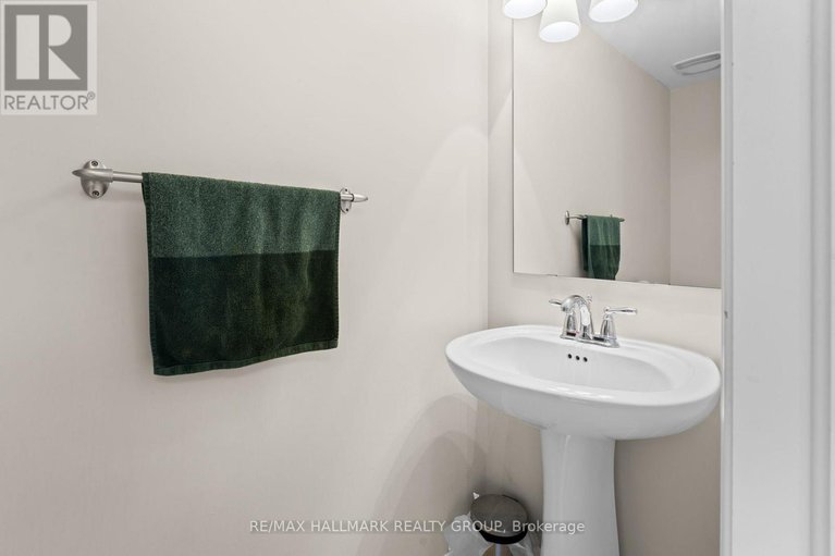 29077252/469-meadowhawk-crescent/half-moon-bay/ottawa/ontario/K2J5W7_13