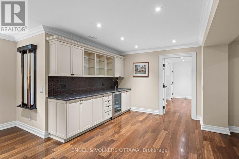 29571244/6029-rideau-valley-drive-n/manotick-south-to-roger-stevens/ottawa/ontario/K4M1B3_36