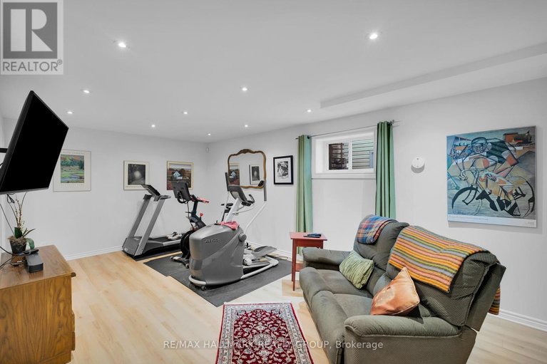 29606718/38-briermoor-crescent/hunt-club-parkgreenboro/ottawa/ontario/K1T3G4_40