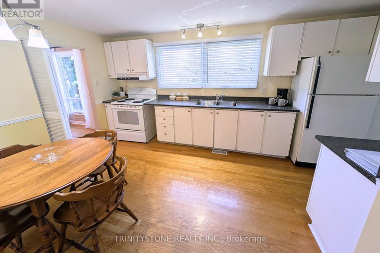 28799325/7-pulford-crescent/bayshore/ottawa/ontario/K2B6L6_13