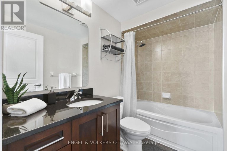 28806485/1211-200-besserer-street/sandy-hill/ottawa/ontario/K1N0A7_17