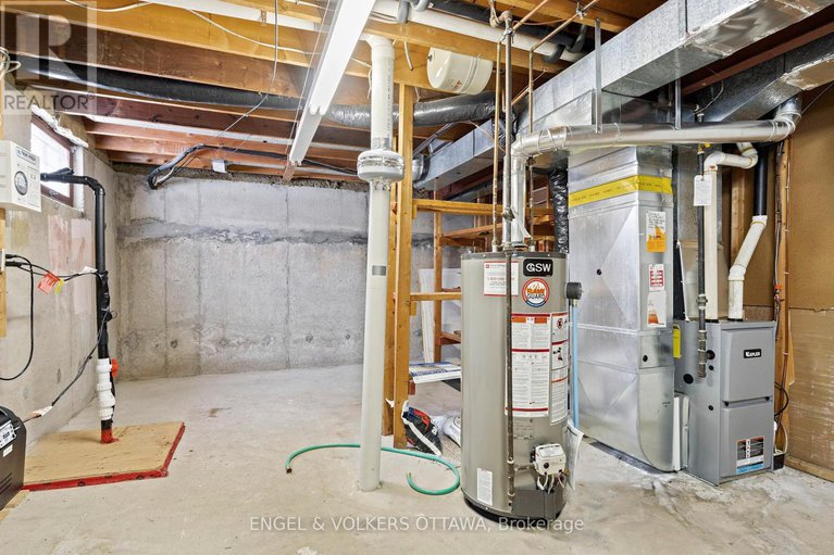 29229487/17-ballantrae-way/glencairnhazeldean/ottawa/ontario/K2L1N3_32