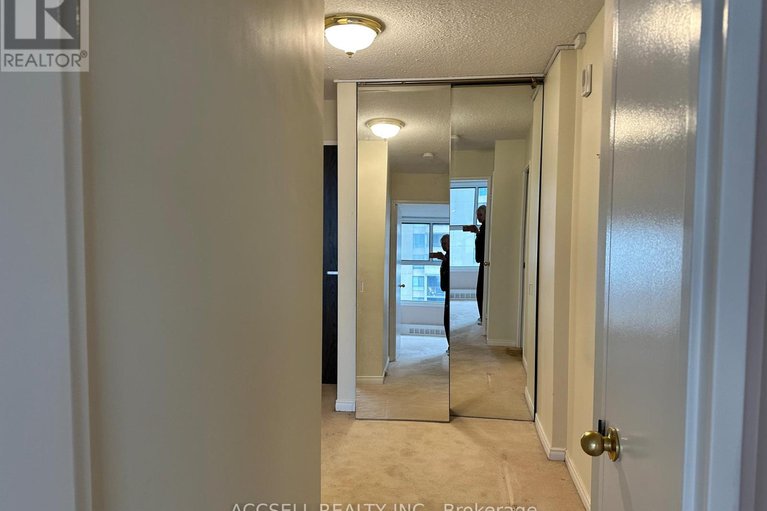 29123640/1785-frobisher-lane-n/riverview-park/ottawa/ontario/K1G3T7_13