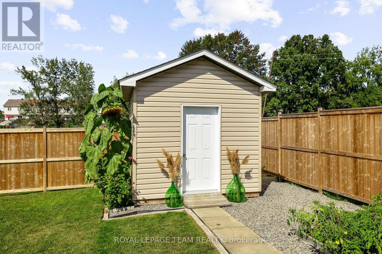 29038581/1965-patricia-street/town-of-rockland/clarence-rockland/ontario/K4K1B2_37