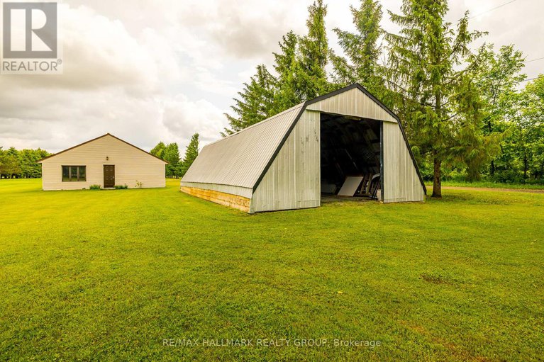 28462169/1329-south-gower-drive-s/north-grenville-twp-kemptville-east/north-grenville/ontario/K0G1J0_41