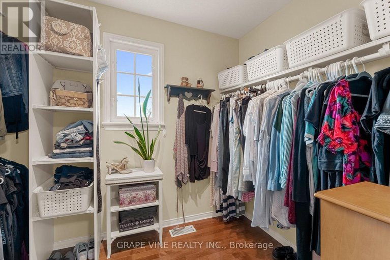 28434299/421-keith-crescent/mer-bleuebradley-estatesanderson-park/ottawa/ontario/K1W0A2_29