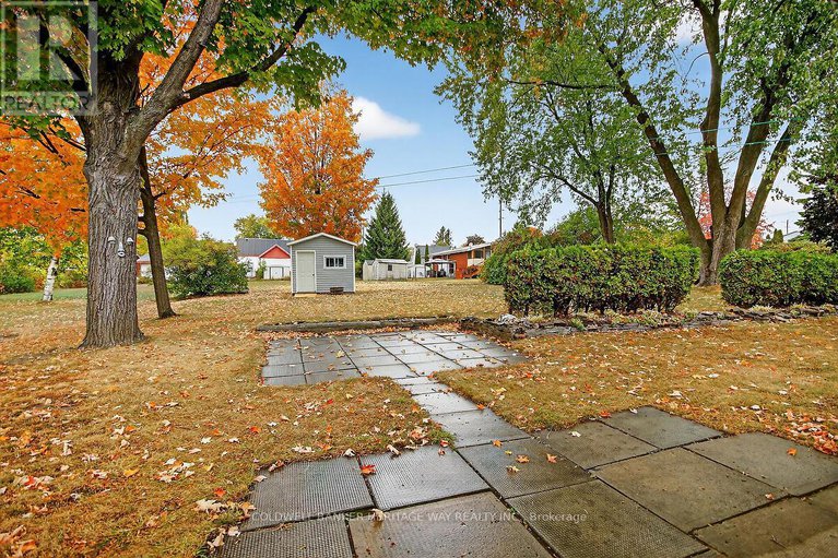 28913720/268-ottawa-street/almonte/mississippi-mills/ontario/K0A1A0_37
