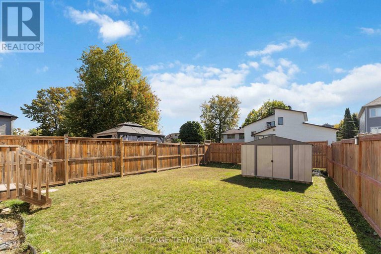 28929396/359-melodie-street/mer-bleuebradley-estatesanderson-park/ottawa/ontario/K1W0L8_44