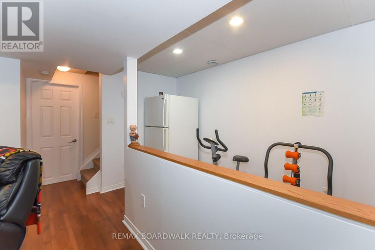 29379772/67-406-valade-crescent/fallingbrookpineridge/ottawa/ontario/K4A2W2_31