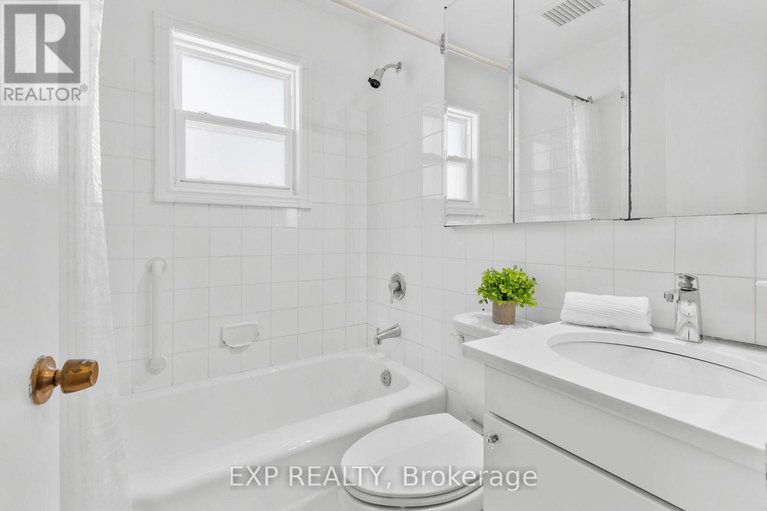 29269814/576-donald-street/overbrookcastle-heights/ottawa/ontario/K1K1L6_15