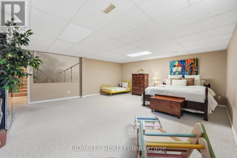 29673892/31-sable-run-drive/stittsville-central/ottawa/ontario/K2S1W8_31