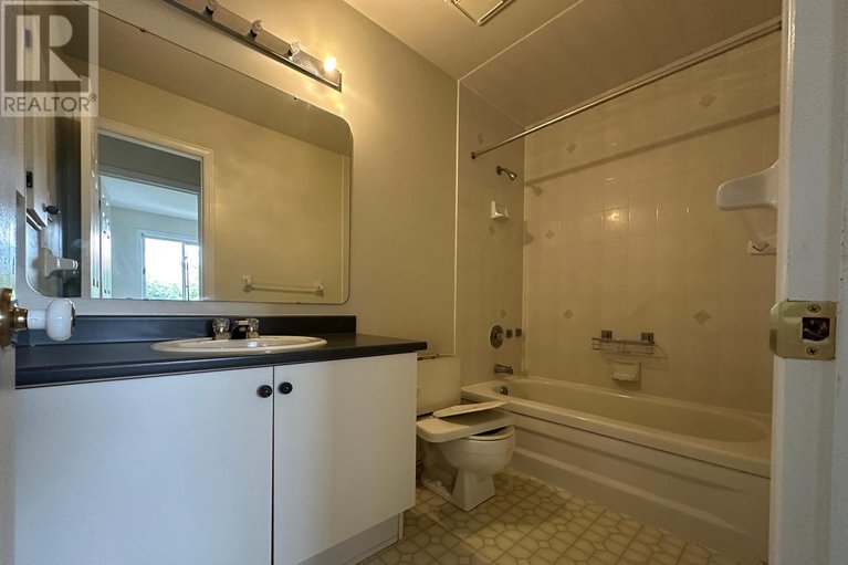 28832918/5-roblyn-way/barrhaven-east/ottawa/ontario/K2G5Z4_23