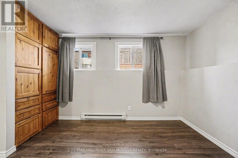 29672531/28c-woodvale-green/craig-henrywoodvale/ottawa/ontario/K2G4H4_27