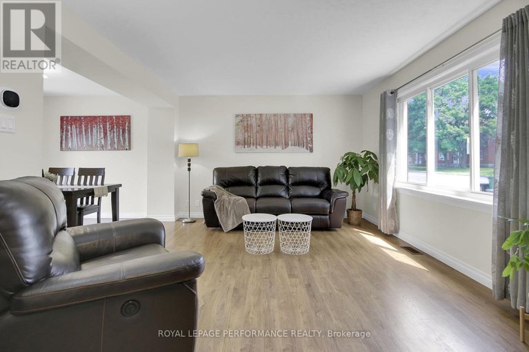28622582/786-cummings-avenue/castle-heightsrideau-high/ottawa/ontario/K1K2L2_7